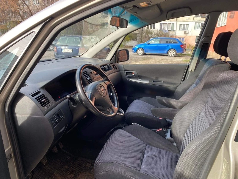 Toyota Corolla verso, снимка 7 - Автомобили и джипове - 46950909