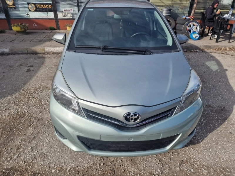 Toyota Yaris 1.0 i, снимка 1 - Автомобили и джипове - 44290479