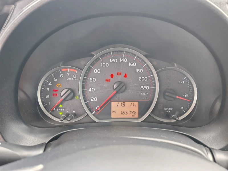 Toyota Yaris 1.0 i, снимка 12 - Автомобили и джипове - 44290479