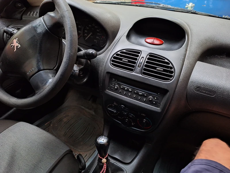 Peugeot 206  Седан, снимка 9 - Автомобили и джипове - 47240475