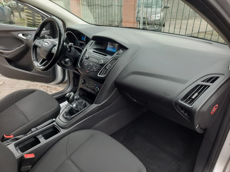 Ford Focus 1.6 TDCI, снимка 13 - Автомобили и джипове - 48983193