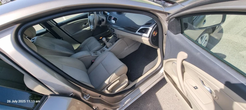 Renault Megane, снимка 14 - Автомобили и джипове - 51148584