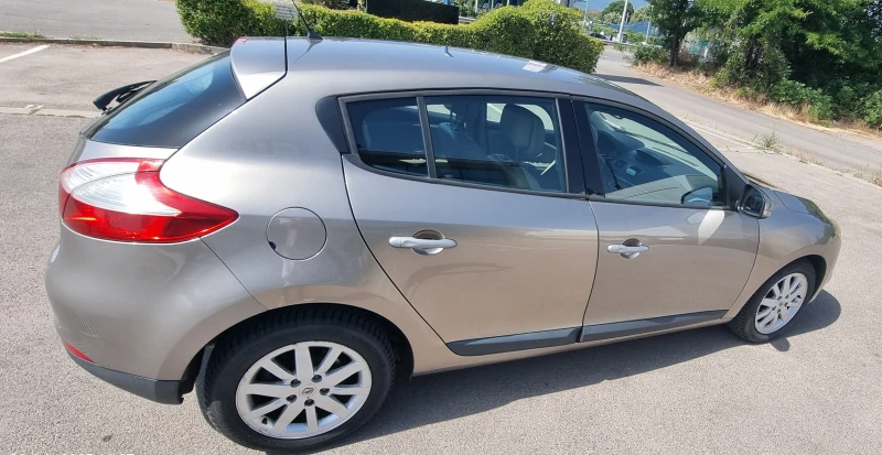 Renault Megane, снимка 5 - Автомобили и джипове - 51148584