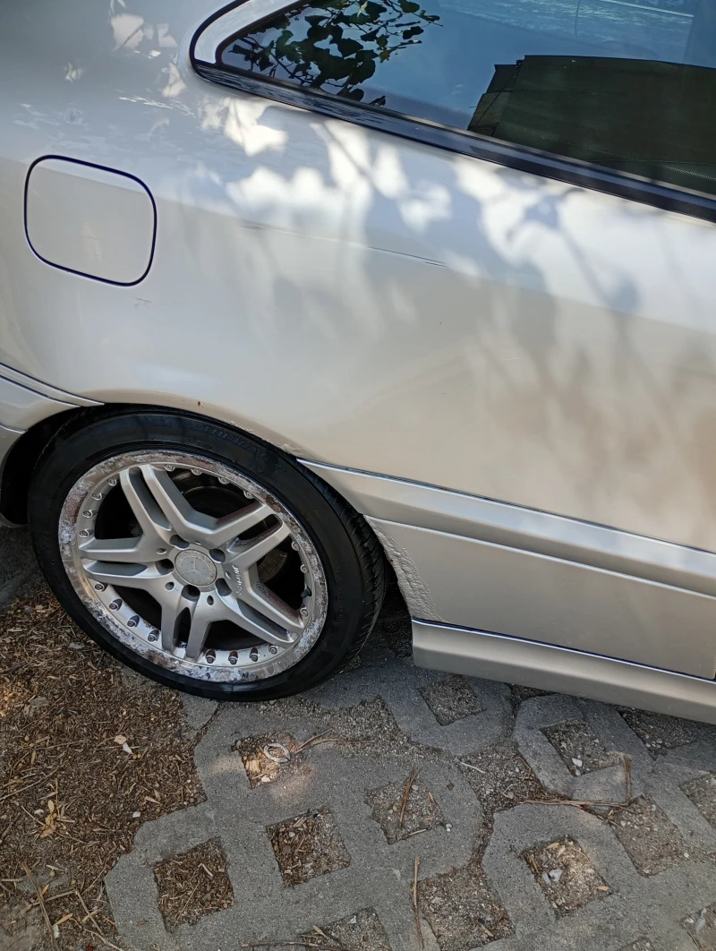 Mercedes-Benz C 220 купе, снимка 7 - Автомобили и джипове - 51604910