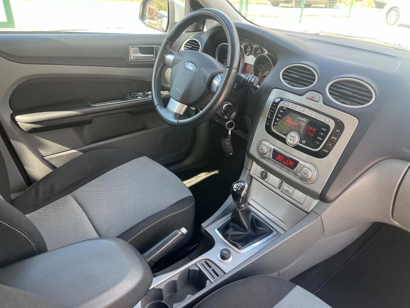 Ford Focus 1.6 Бензин/Газ , снимка 10 - Автомобили и джипове - 51687415