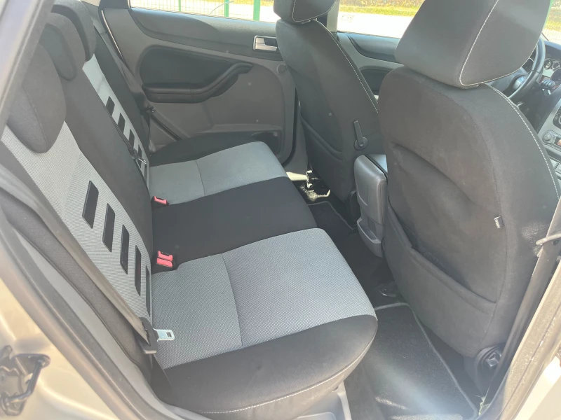 Ford Focus 1.6 Бензин/Газ , снимка 12 - Автомобили и джипове - 51687415