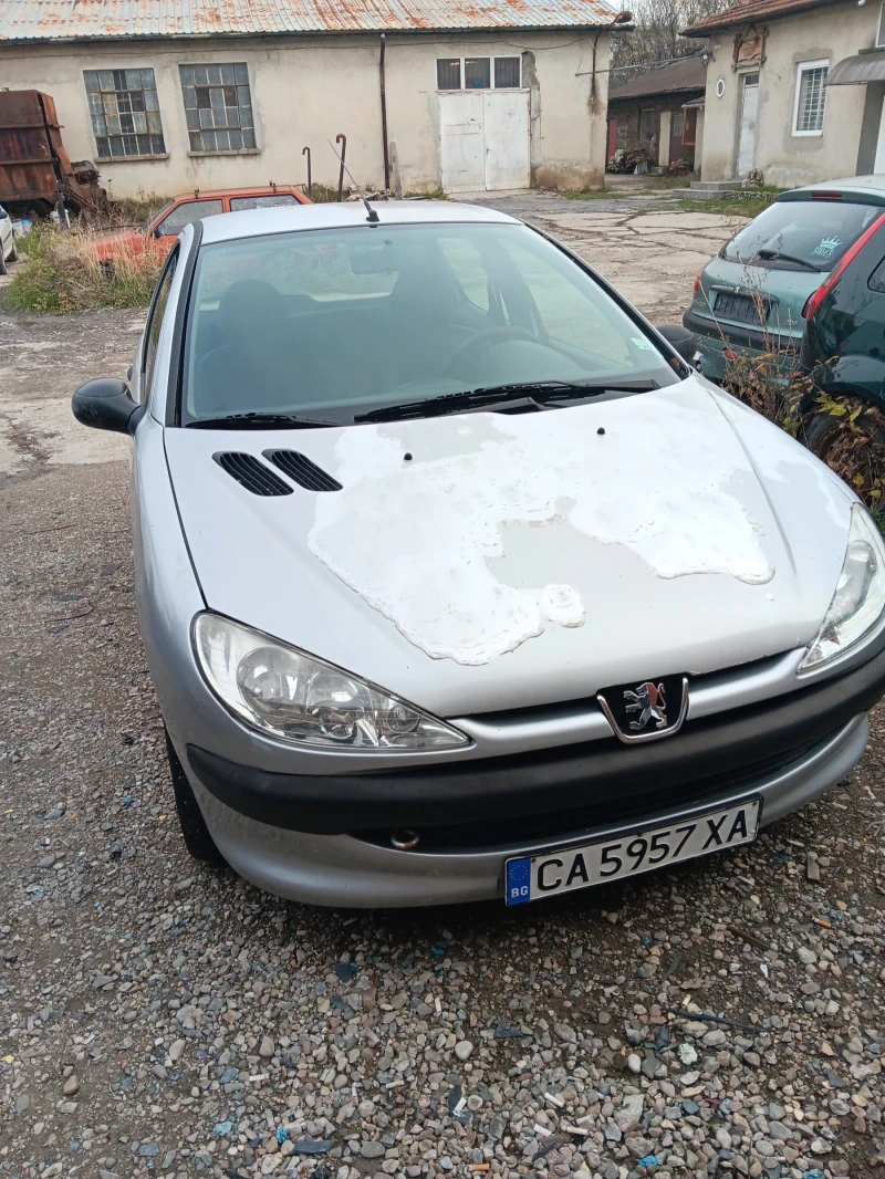 Peugeot 206 1.1 бензин