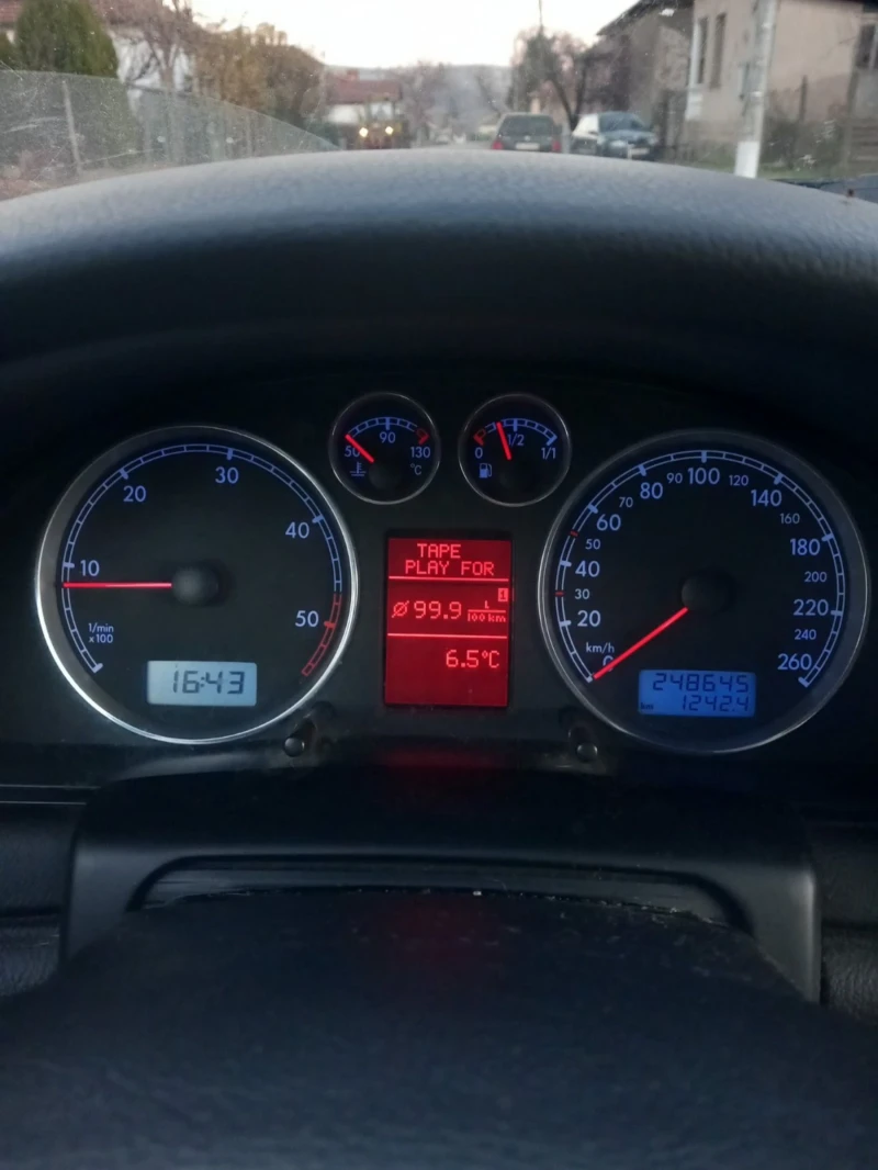 VW Passat, снимка 12 - Автомобили и джипове - 52795140