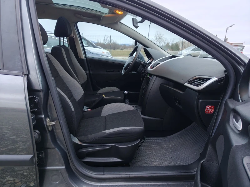 Peugeot 207 1.4  i, снимка 12 - Автомобили и джипове - 53089382