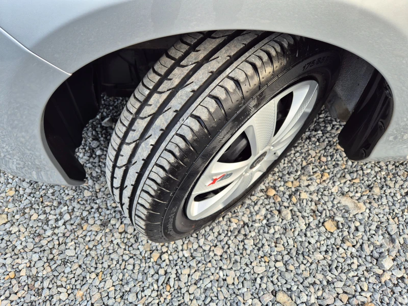 Toyota Yaris 1.5 HYBRID* 125000KM* , снимка 17 - Автомобили и джипове - 53119377