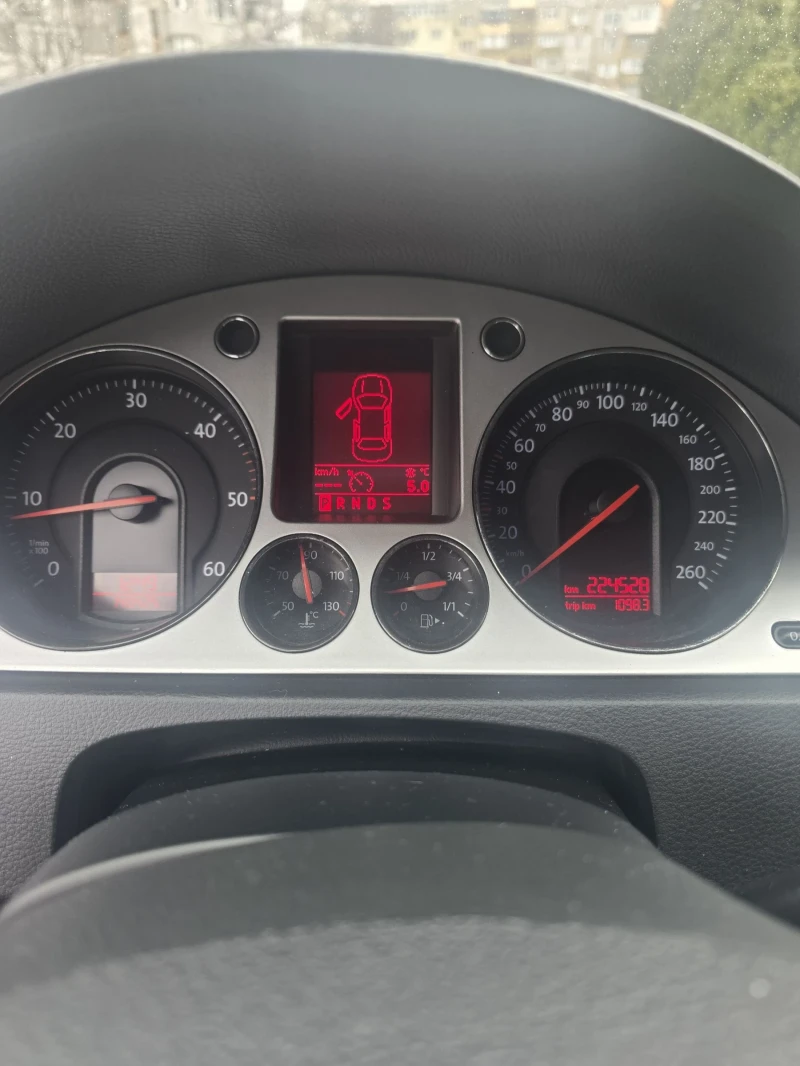 VW Passat 2.0 TDI , снимка 13 - Автомобили и джипове - 53392286