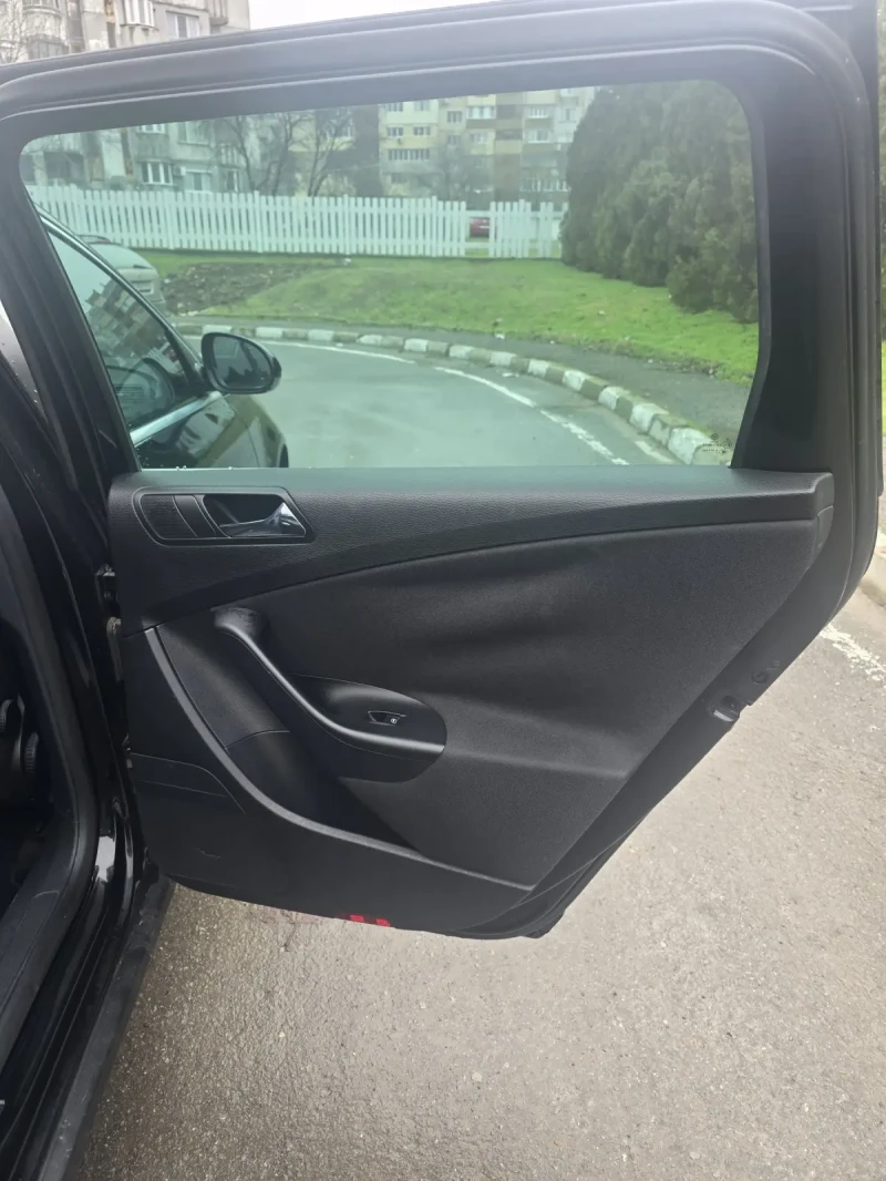 VW Passat 2.0 TDI , снимка 7 - Автомобили и джипове - 53392286
