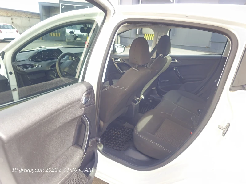 Peugeot 208, снимка 6 - Автомобили и джипове - 53537001
