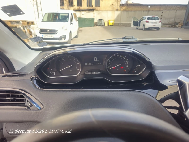 Peugeot 208, снимка 8 - Автомобили и джипове - 53537001