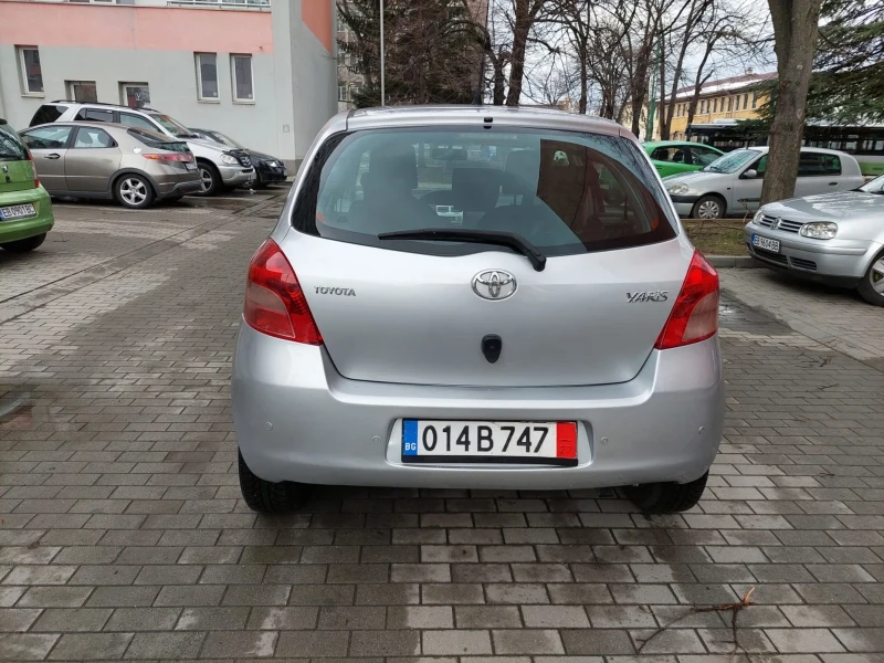 Toyota Yaris 1.3VVTI 91000km. AUTOMAT , снимка 7 - Автомобили и джипове - 53565931