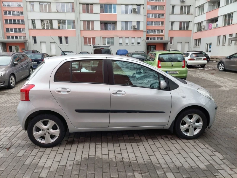 Toyota Yaris 1.3VVTI 91000km. AUTOMAT , снимка 4 - Автомобили и джипове - 53565931