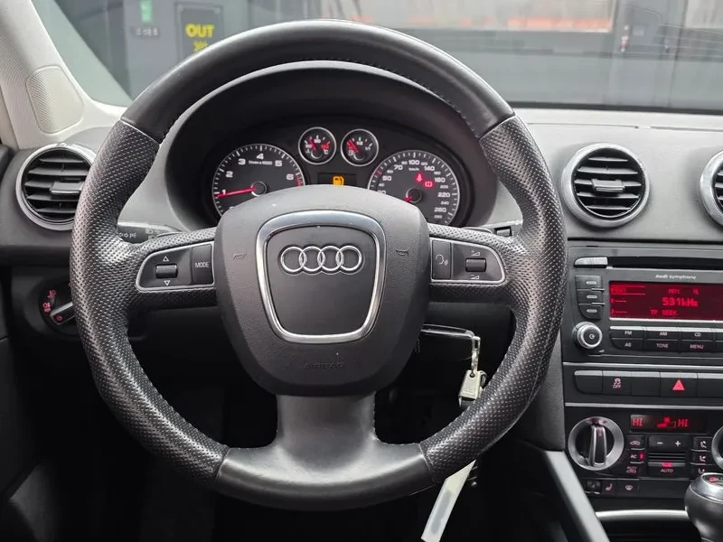 Audi A3 2.0 Tfsi Dynamic, снимка 13 - Автомобили и джипове - 54125556