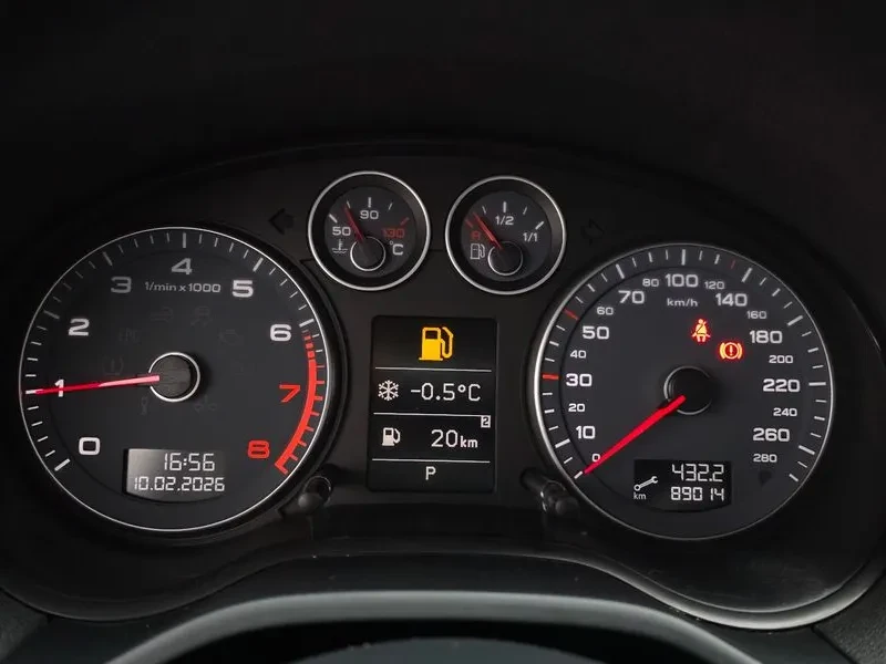 Audi A3 2.0 Tfsi Dynamic, снимка 8 - Автомобили и джипове - 54125556