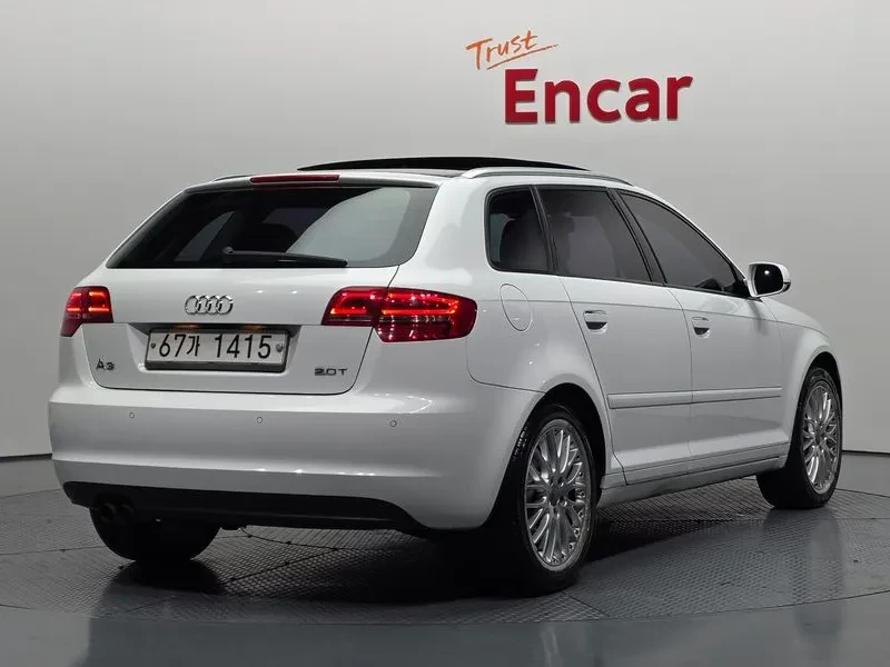 Audi A3 2.0 Tfsi Dynamic, снимка 2 - Автомобили и джипове - 54125556