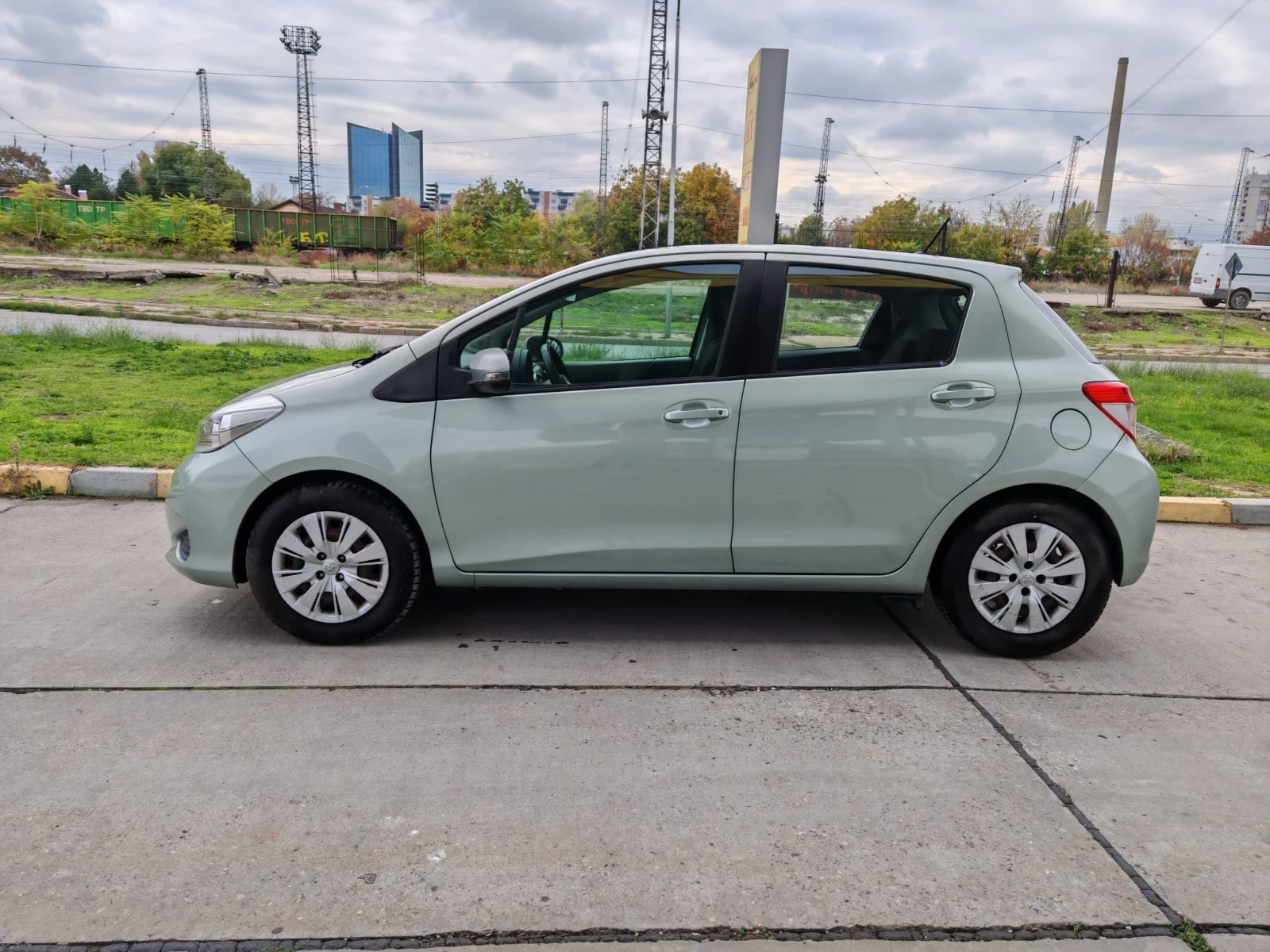 Toyota Yaris 1.0 i | Mobile.bg   3