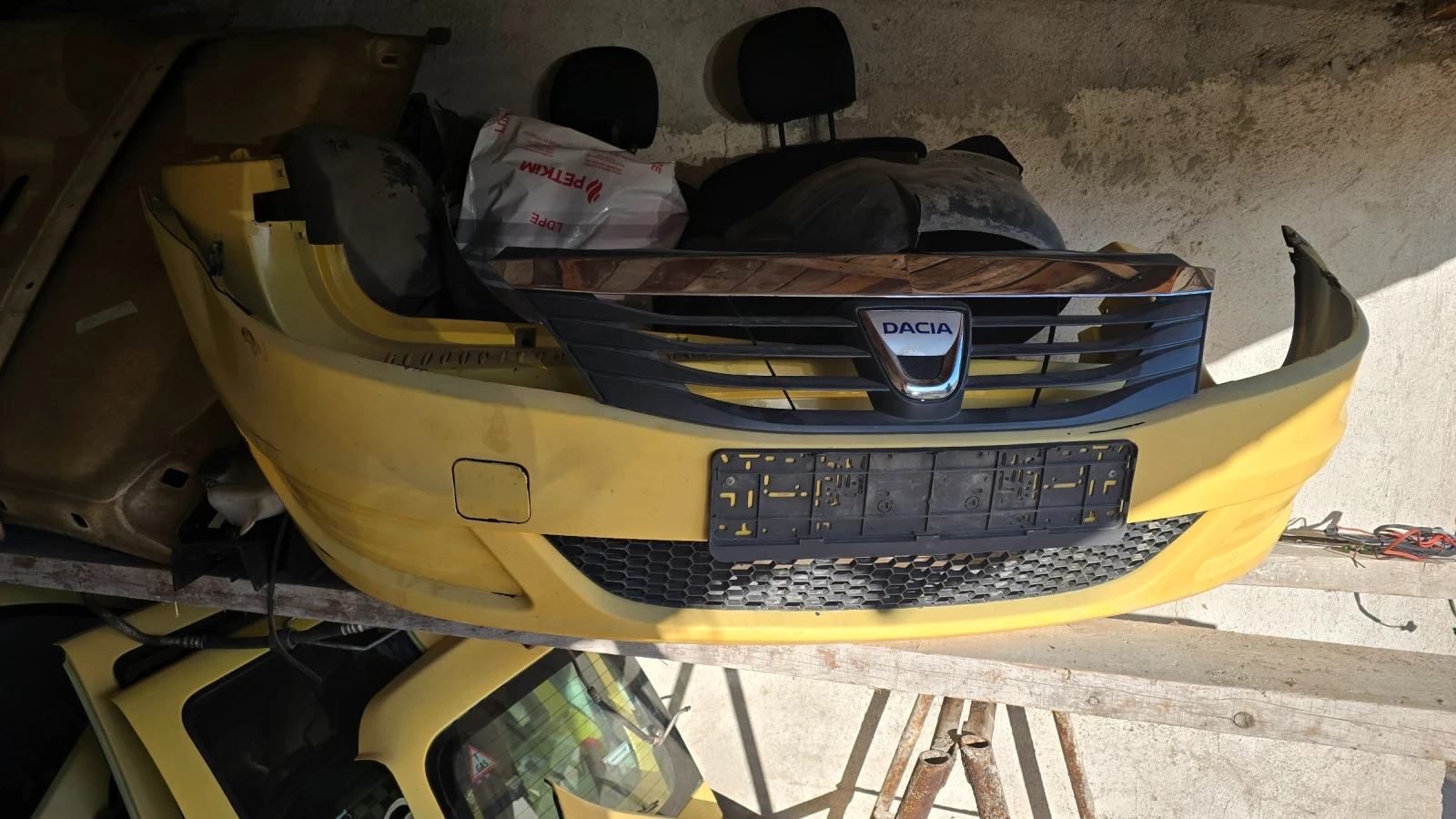 Dacia Logan 1.6 разглобена на части - изображение 10
