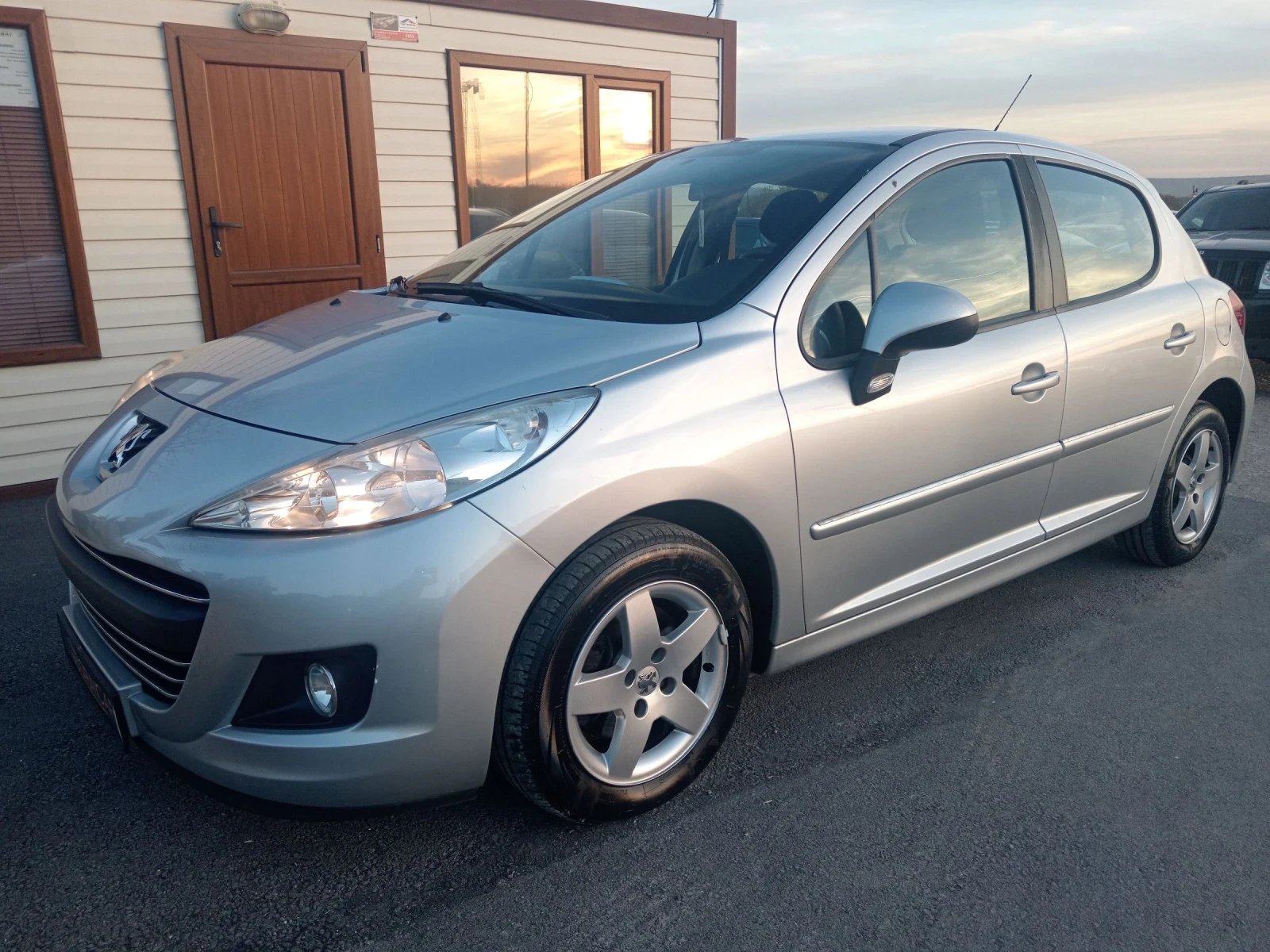 Peugeot 207 1.4i-95.. | Mobile.bg   1