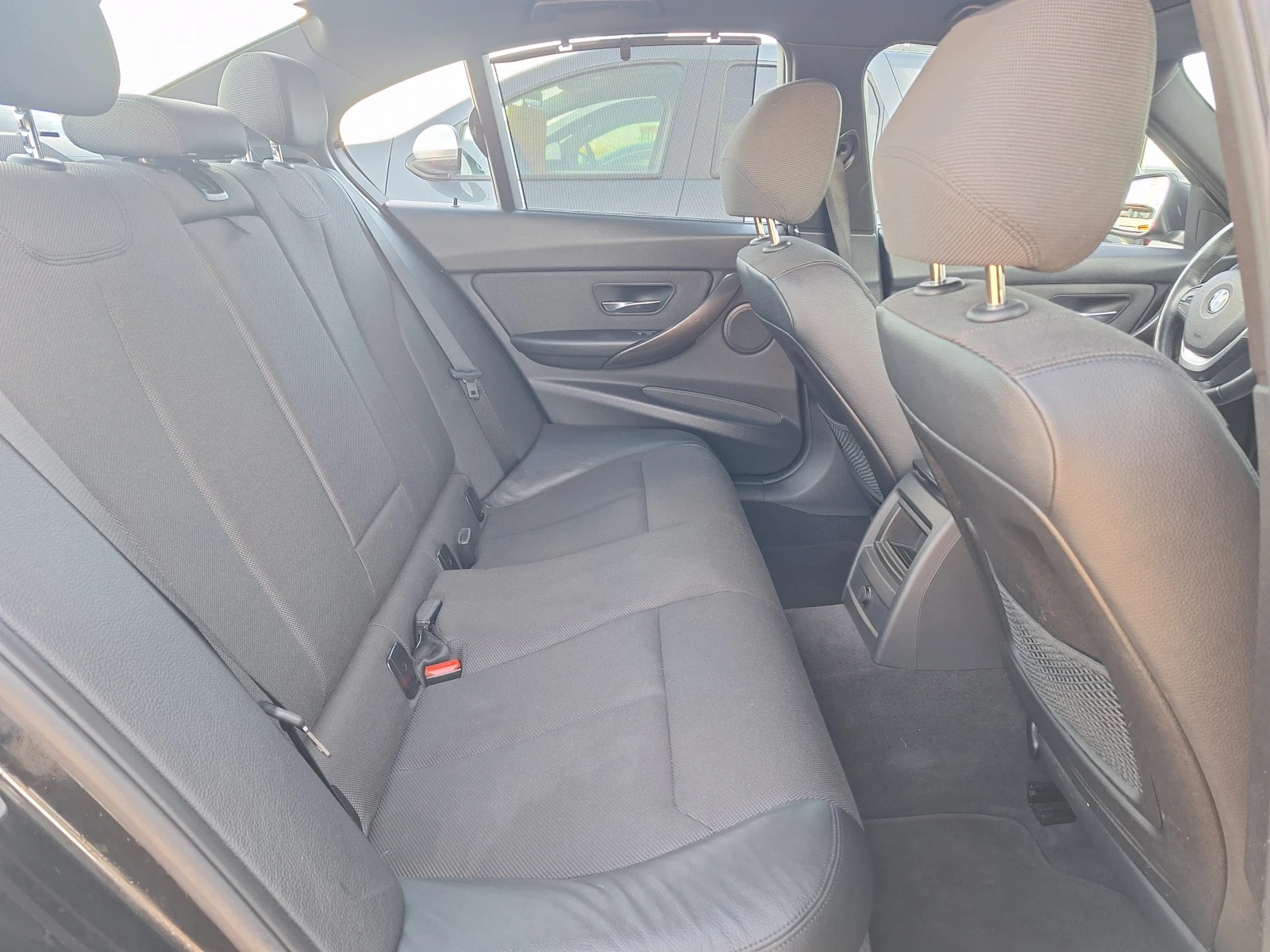 BMW 320 2.0d 183�.�. X-DRIVE | Mobile.bg � ����������� 16