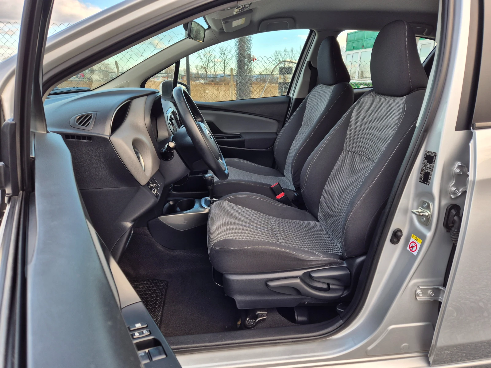 Toyota Yaris 1.5 HYBRID* 125000KM*  | Mobile.bg � ����������� 9