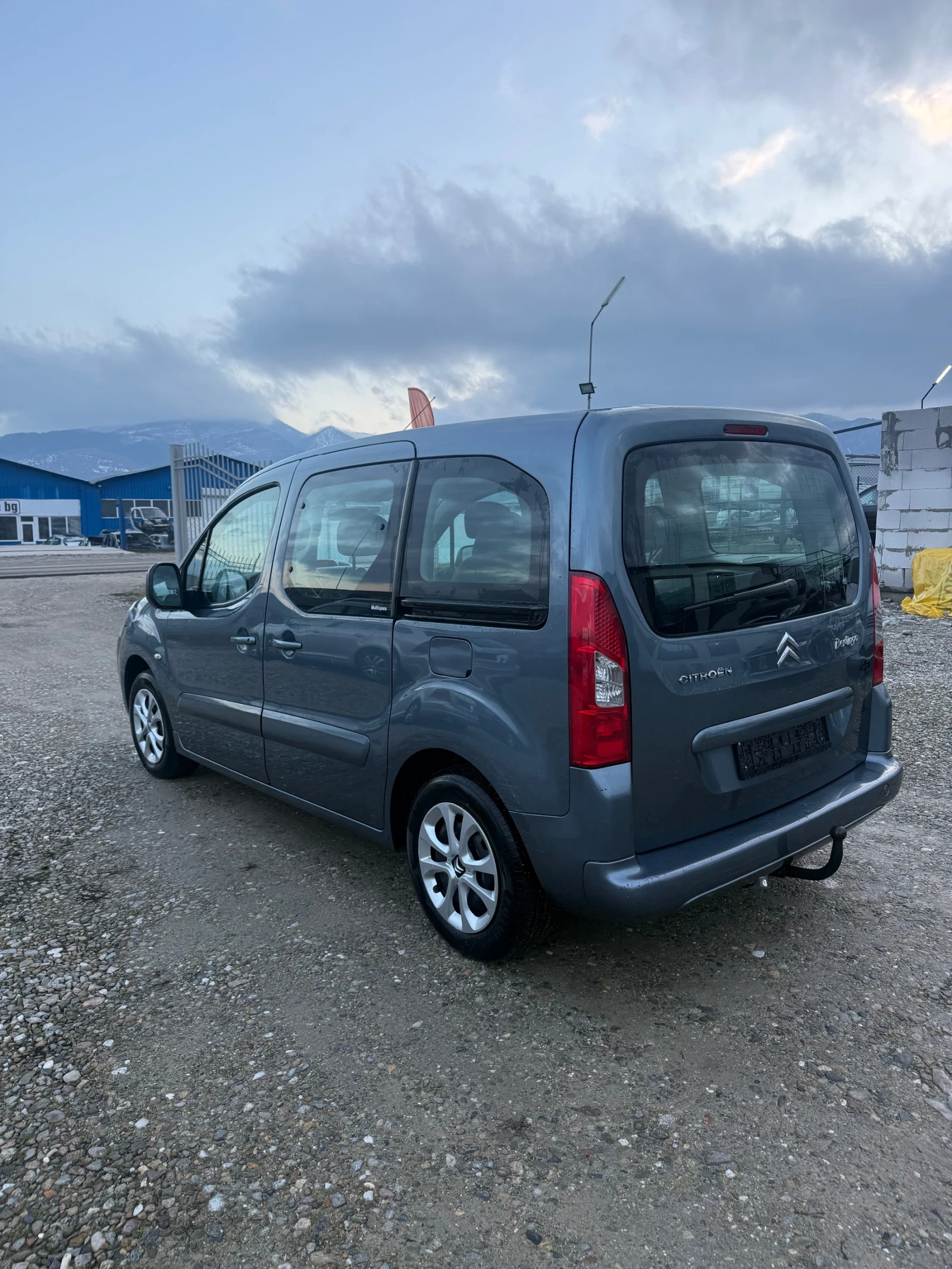 Citroen Berlingo 1.6HDI* Multispace* Теглич* ЛИЗИНГ - изображение 6