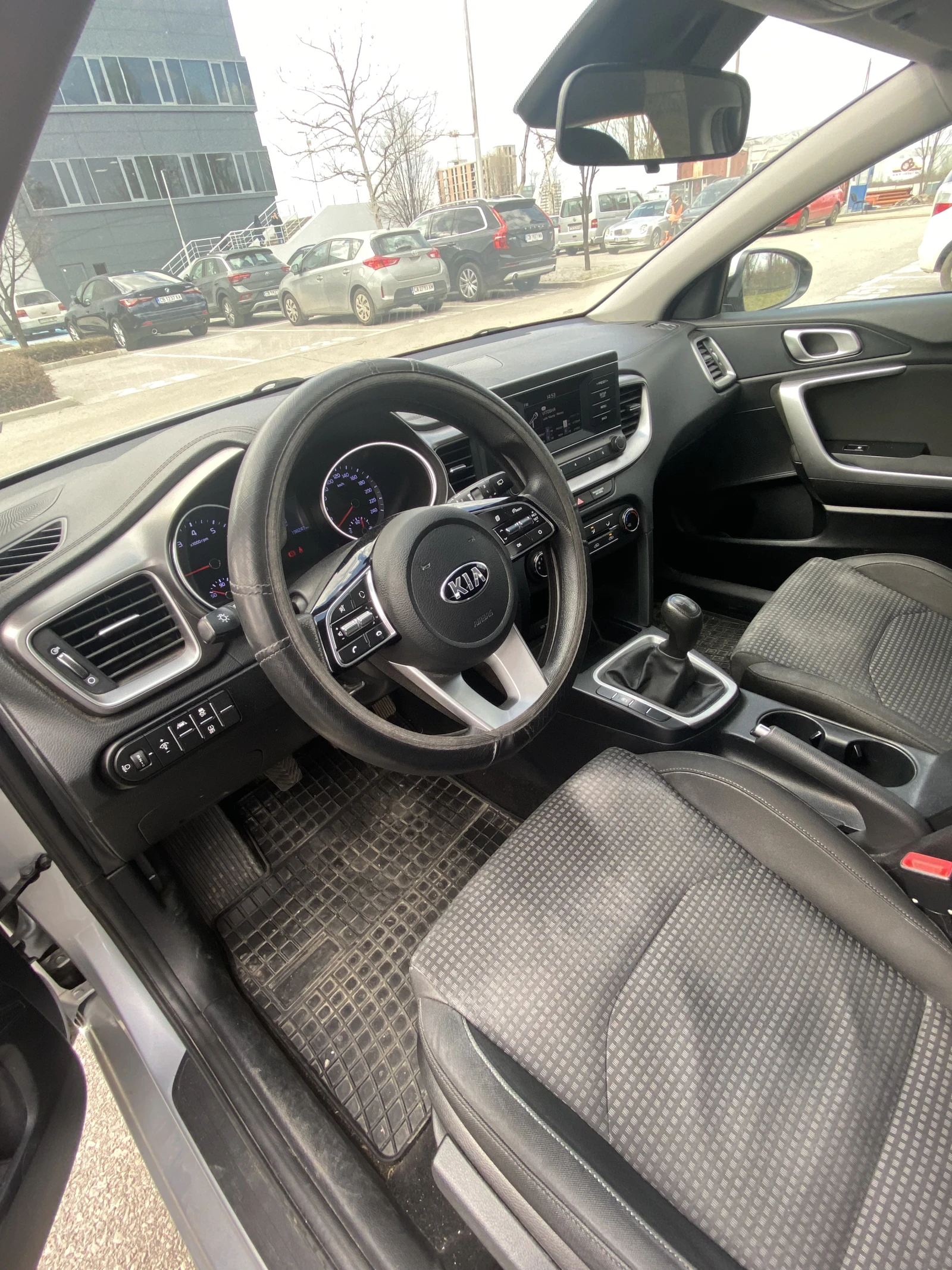 Kia Ceed 1.0T, снимка 7 - Автомобили и джипове - 54027798