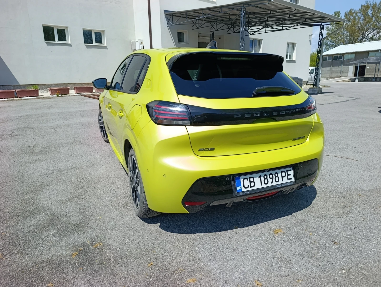 Peugeot 208 ALLURE 1.2 PureTech 100 HYBRID 48V e-DCS6 EURO 6.4, снимка 4 - Автомобили и джипове - 54345344