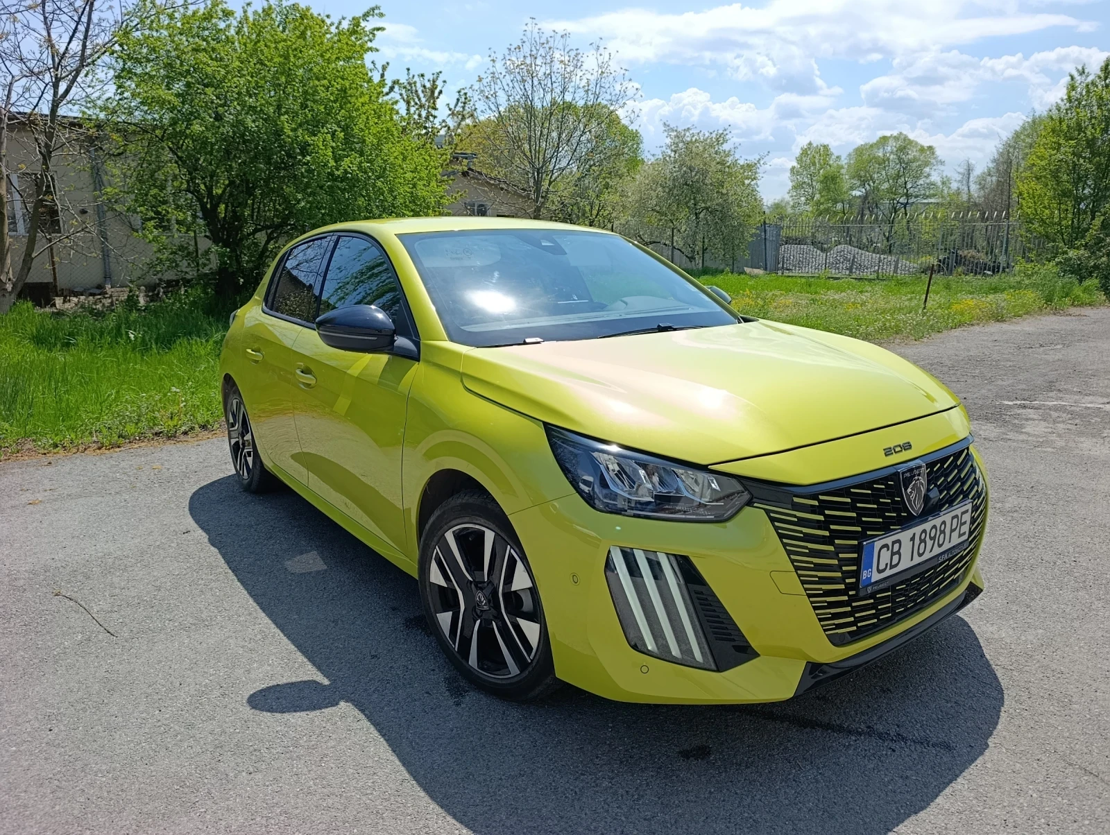 Peugeot 208 ALLURE 1.2 PureTech 100 HYBRID 48V e-DCS6 EURO 6.4, снимка 2 - Автомобили и джипове - 54345344