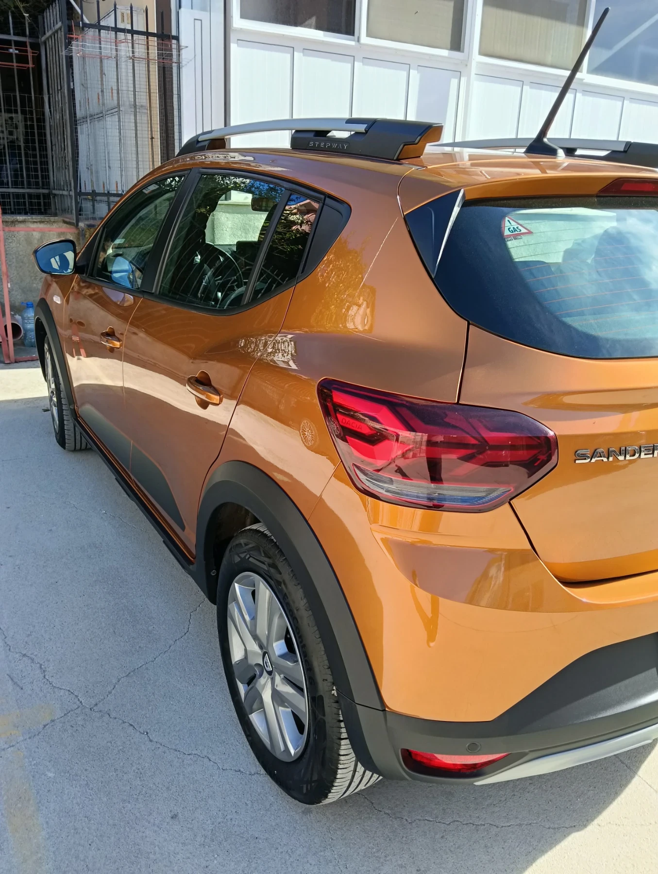 Dacia Sandero Stepway 1.0 Tce 90 LPG, снимка 4 - Автомобили и джипове - 54755503