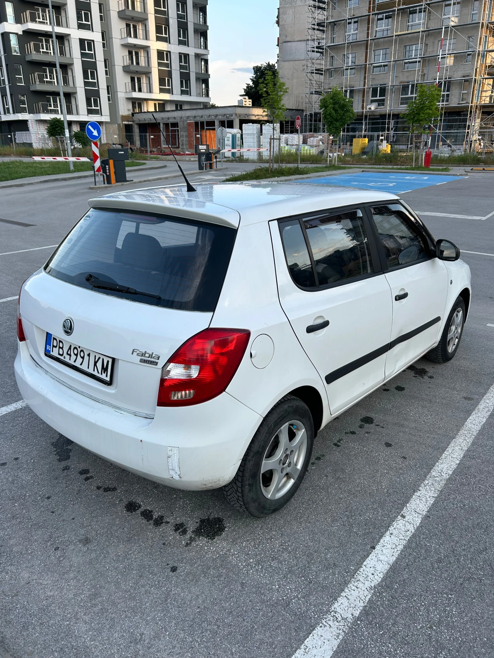 Skoda Fabia 1.2 Бензин, снимка 6 - Автомобили и джипове - 54787057