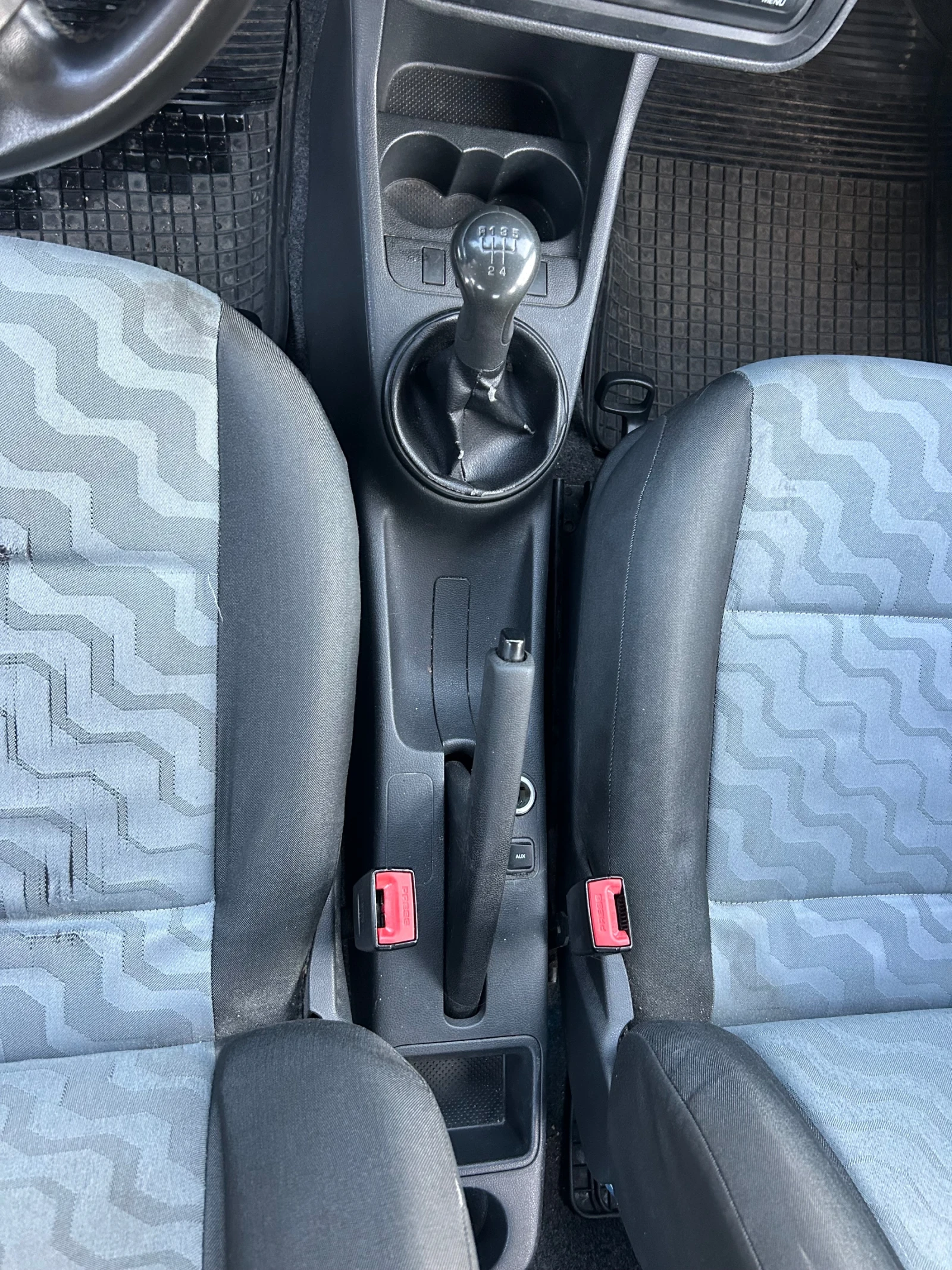 Skoda Fabia 1.2 Бензин, снимка 11 - Автомобили и джипове - 54787057