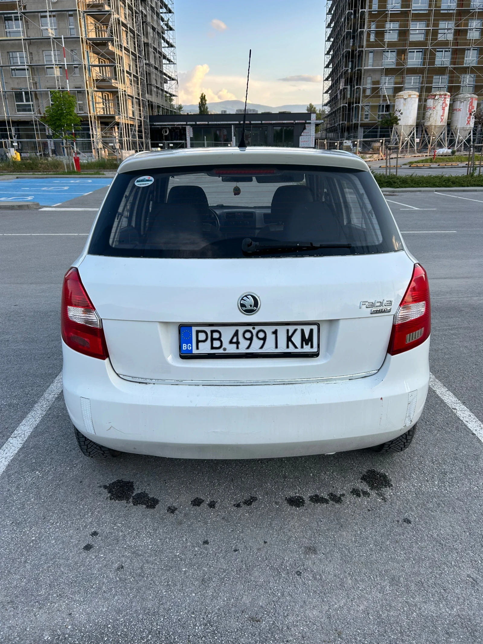 Skoda Fabia 1.2 Бензин, снимка 4 - Автомобили и джипове - 54787057