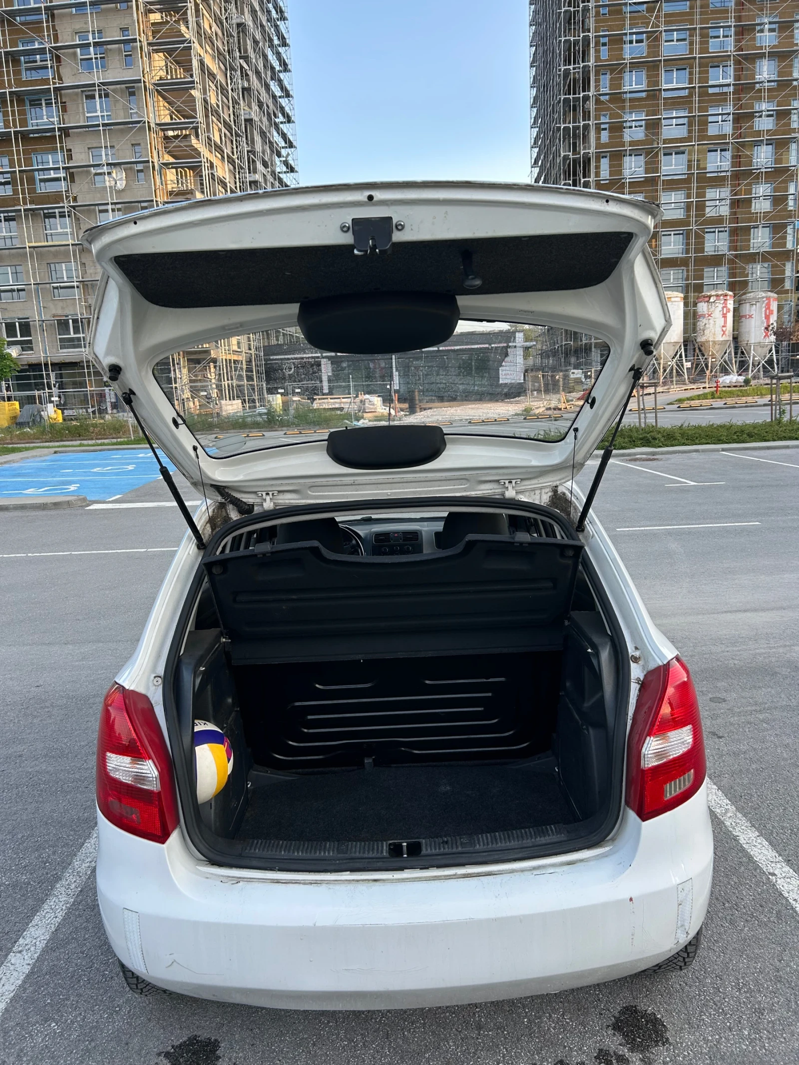 Skoda Fabia 1.2 Бензин, снимка 5 - Автомобили и джипове - 54787057