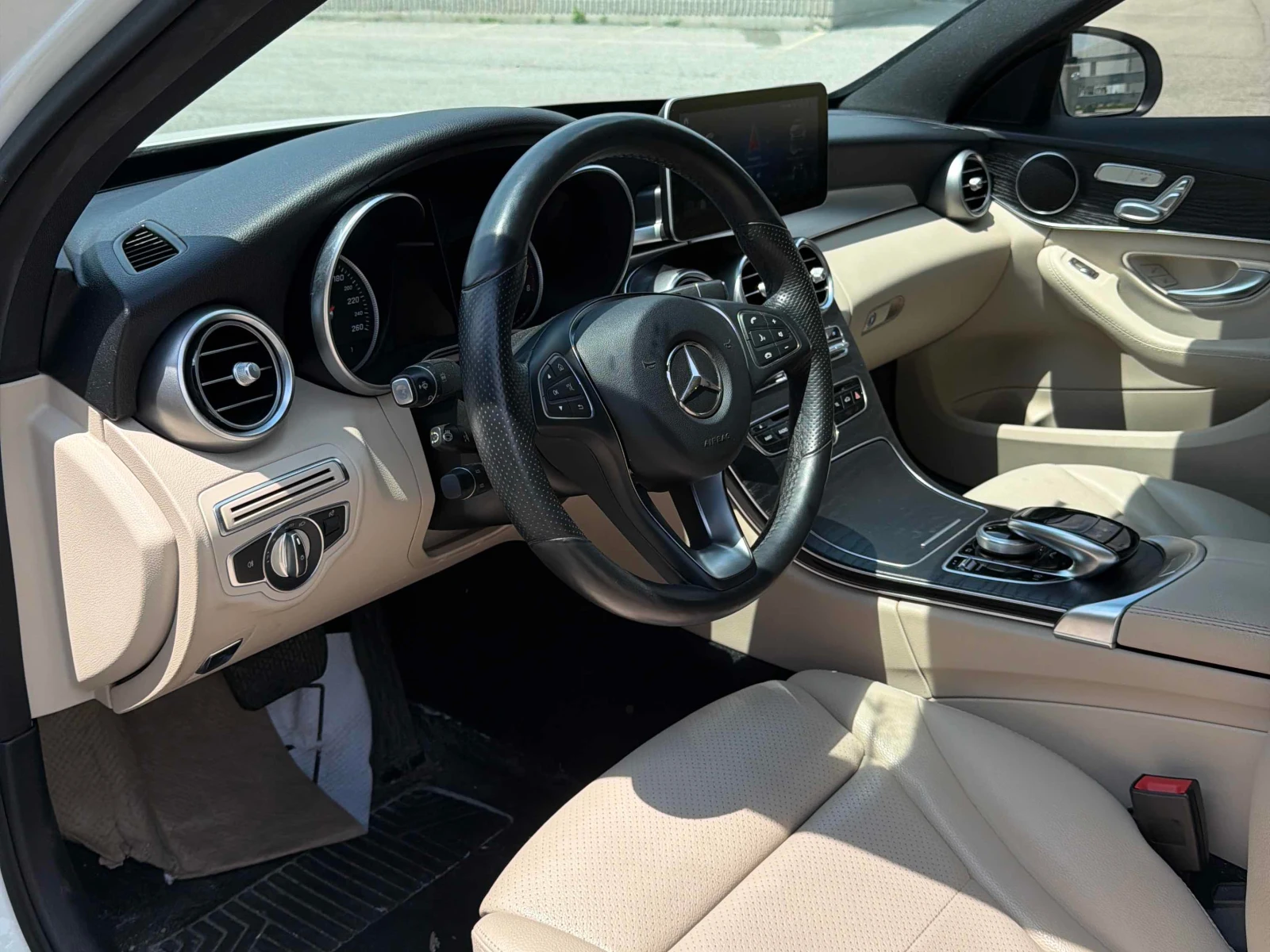Mercedes-Benz C 300 4MATIC/AMG-PACK/CARFAX/АВТО КРЕДИТ, снимка 7 - Автомобили и джипове - 54973182