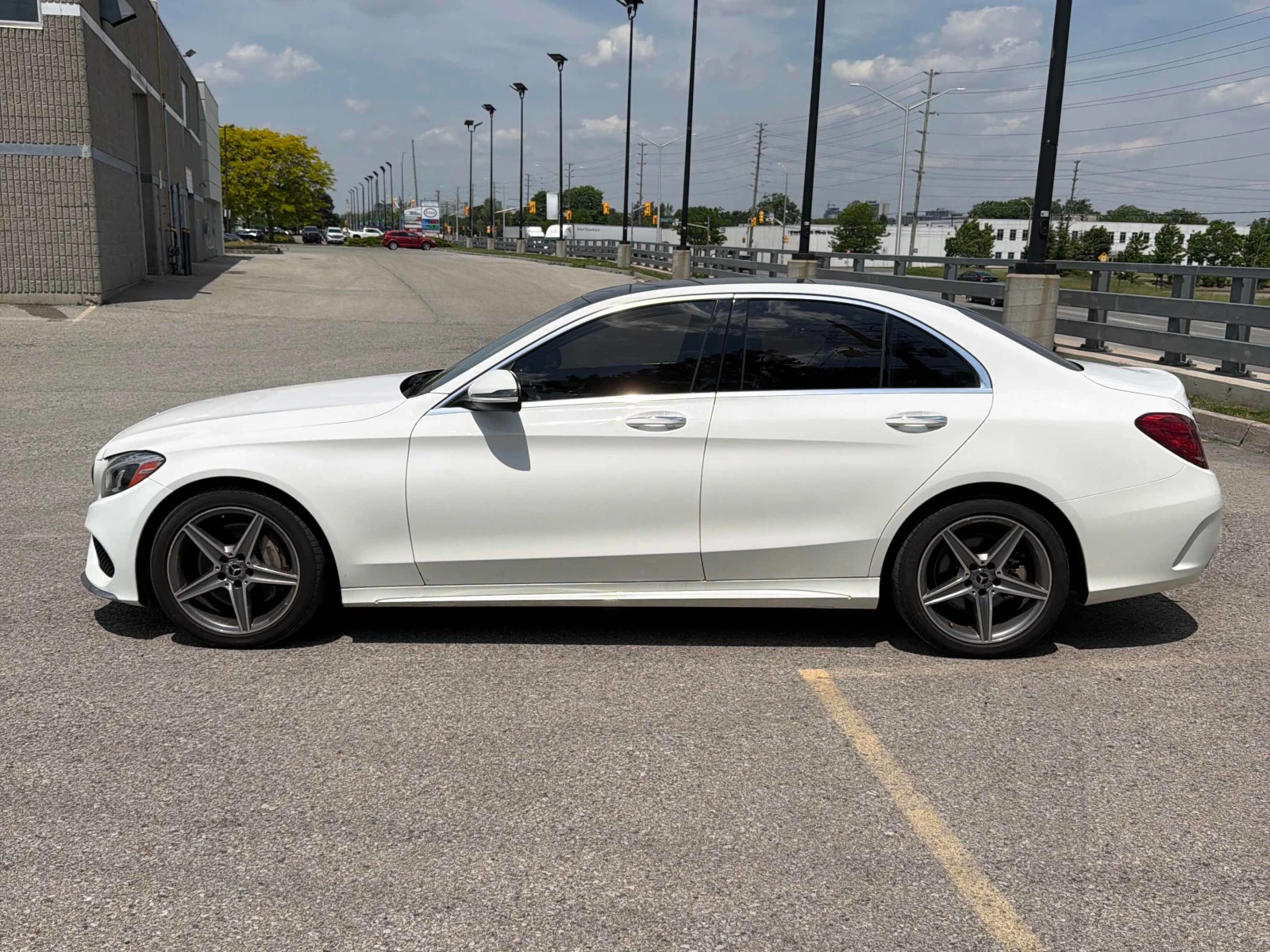 Mercedes-Benz C 300 4MATIC/AMG-PACK/CARFAX/АВТО КРЕДИТ, снимка 3 - Автомобили и джипове - 54973182