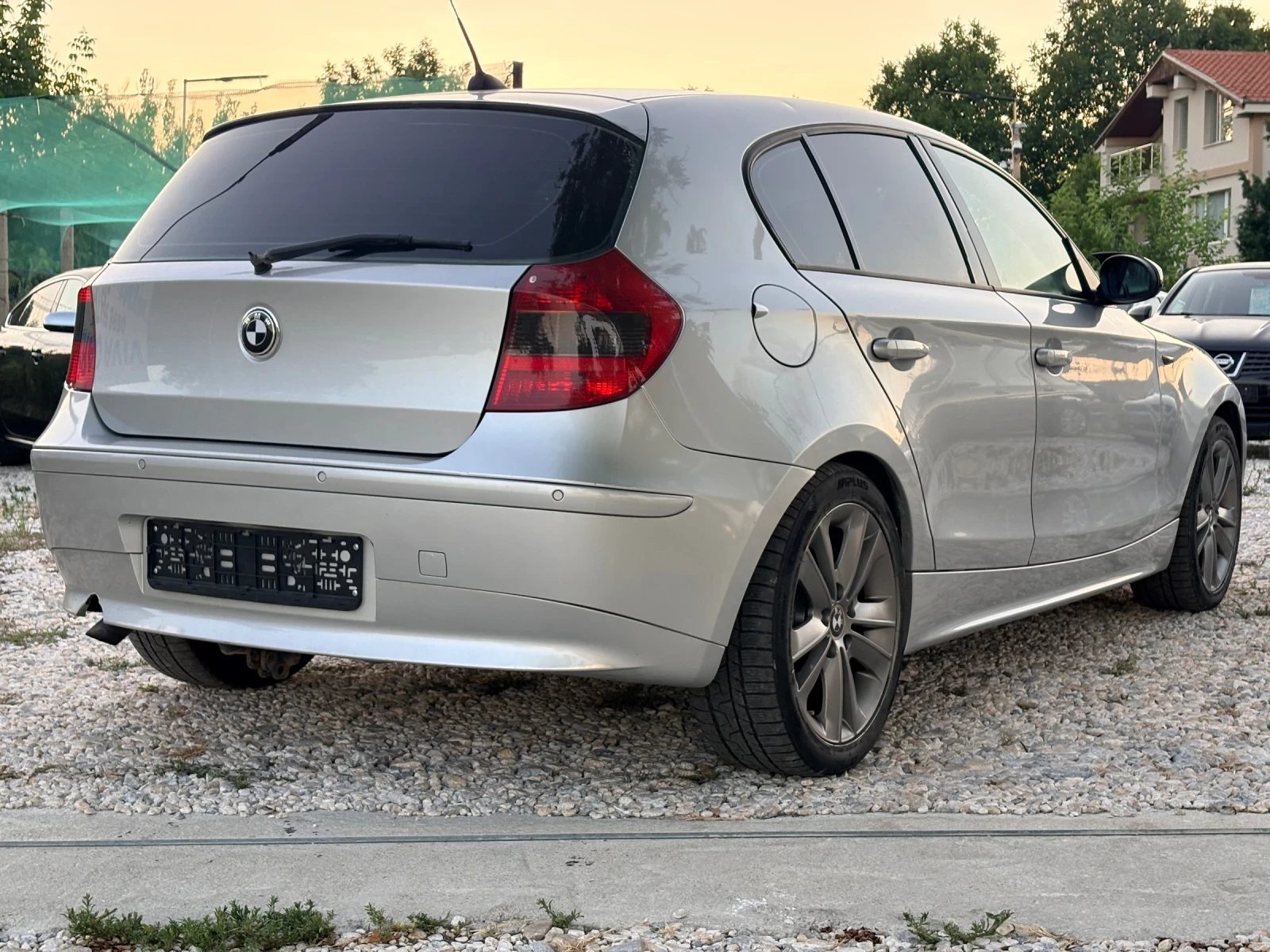 BMW 120 Уникат, снимка 13 - Автомобили и джипове - 55495162