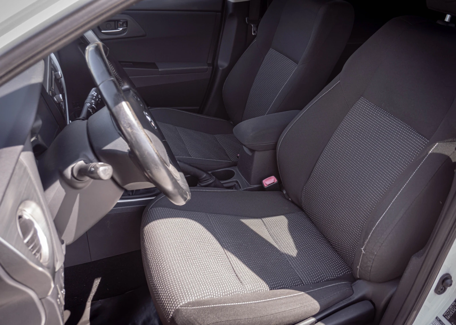 Toyota Auris 1.6 бензин! ТОП! ПАНОРАМА! С ГАРАНЦИЯ! , снимка 10 - Автомобили и джипове - 55523324