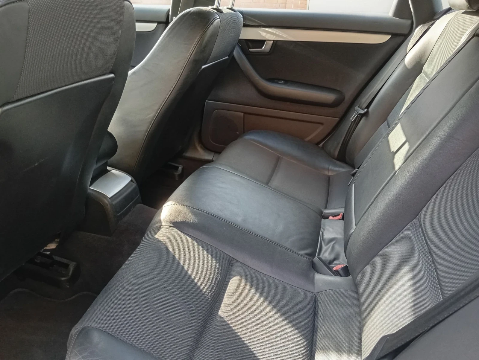 Audi A4 2.5 TDI S-line, снимка 6 - Автомобили и джипове - 56234178