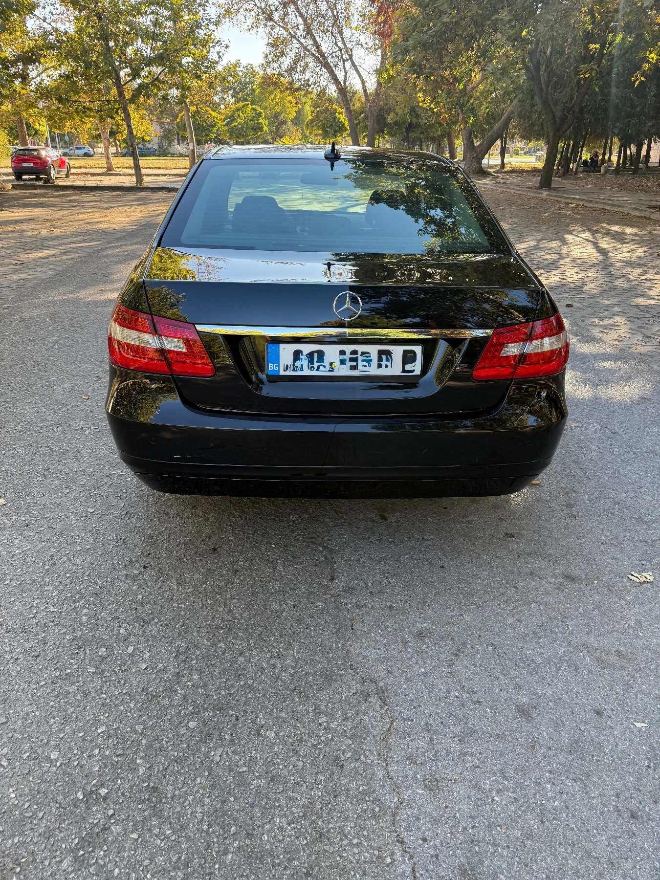 Mercedes-Benz E 220, снимка 5 - Автомобили и джипове - 56348338