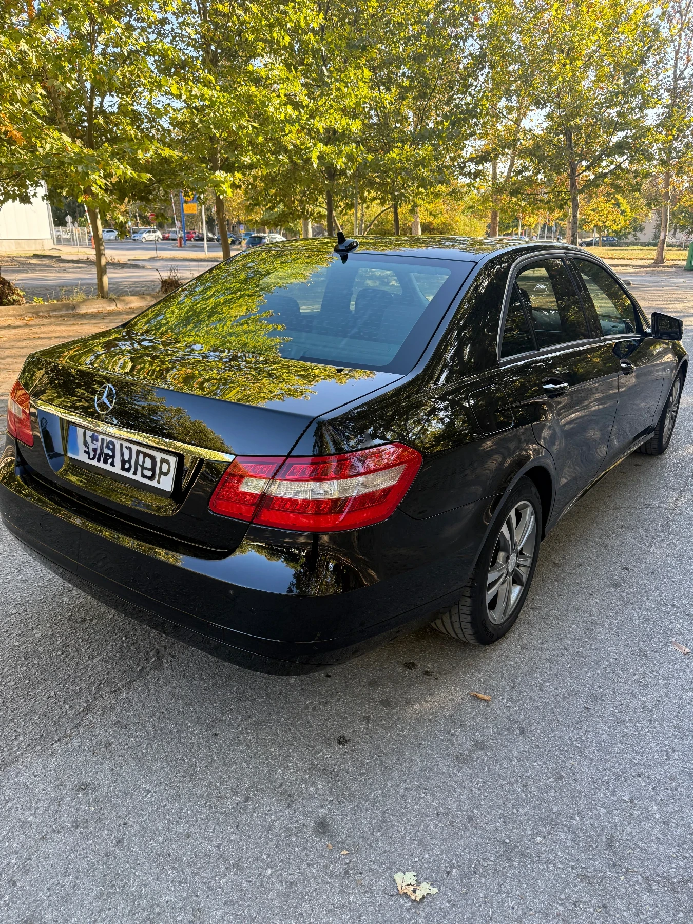 Mercedes-Benz E 220, снимка 6 - Автомобили и джипове - 56348338
