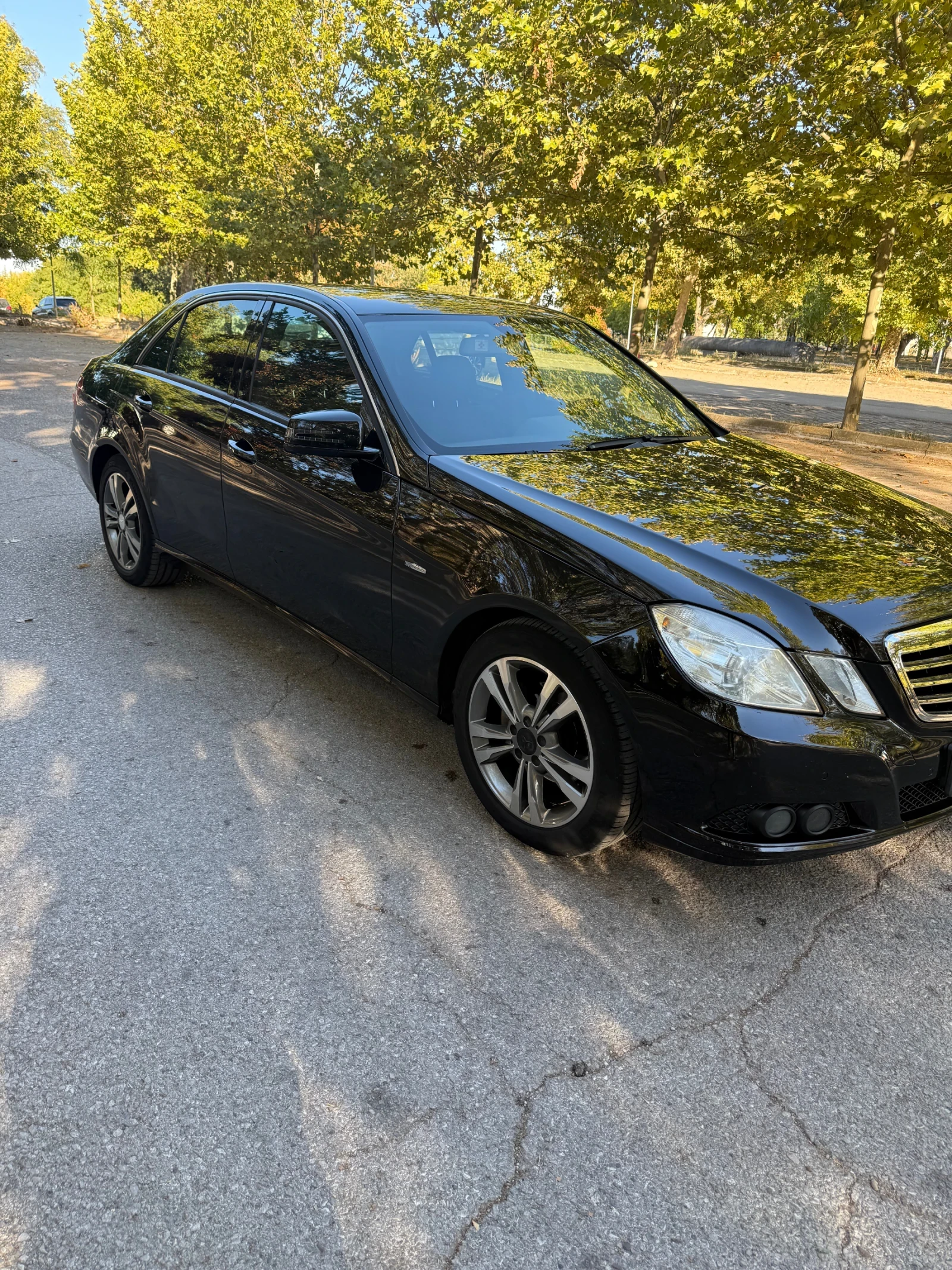 Mercedes-Benz E 220, снимка 8 - Автомобили и джипове - 56348338
