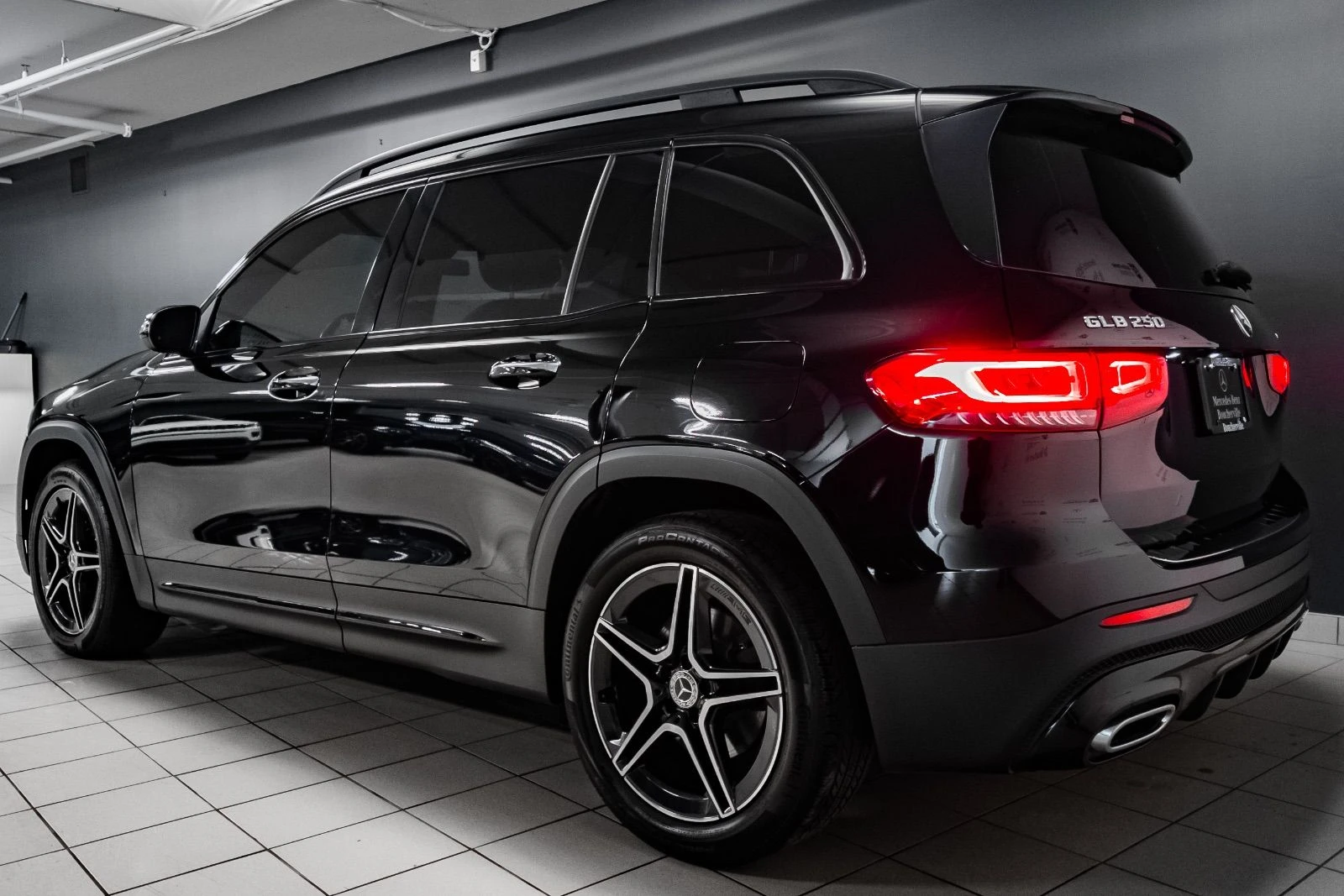 Mercedes-Benz GLB 250 4Matic Premium Package - изображение 7