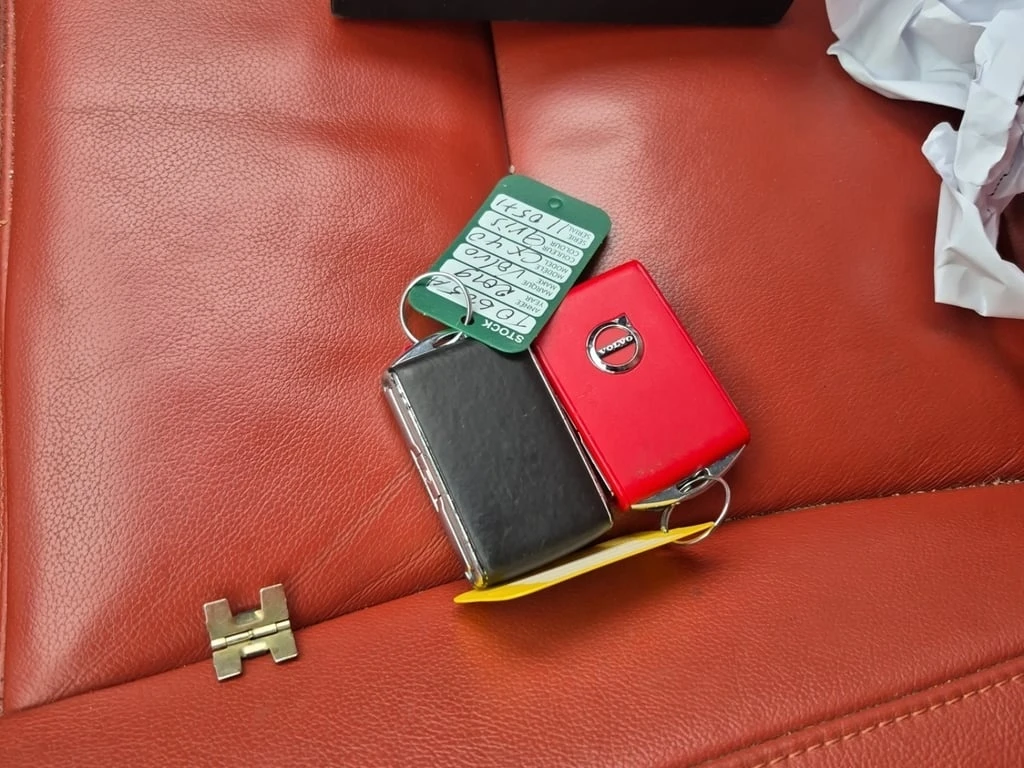 Volvo XC40 * INSCRIPTION * CARFAX * ФИНАНСИРАНЕ - изображение 8