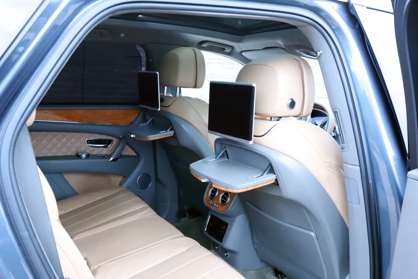 Bentley Bentayga, снимка 11 - Автомобили и джипове - 54594766