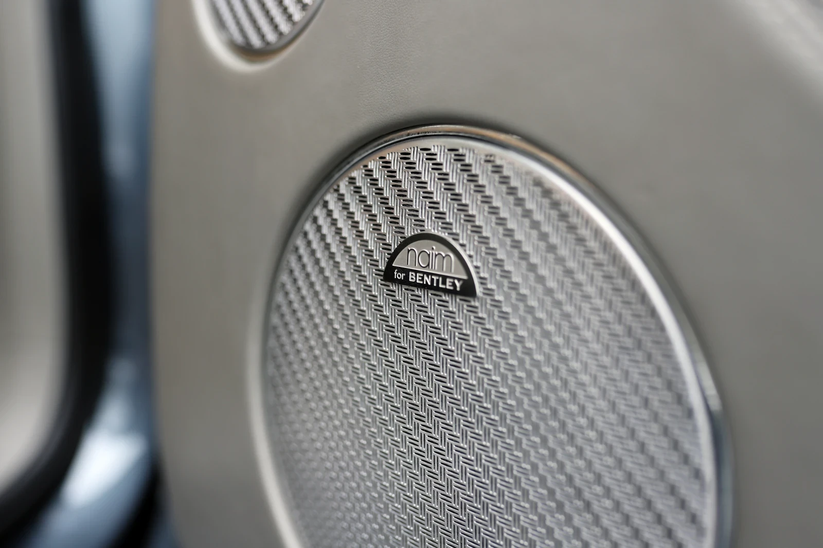 Bentley Bentayga, снимка 13 - Автомобили и джипове - 54594766