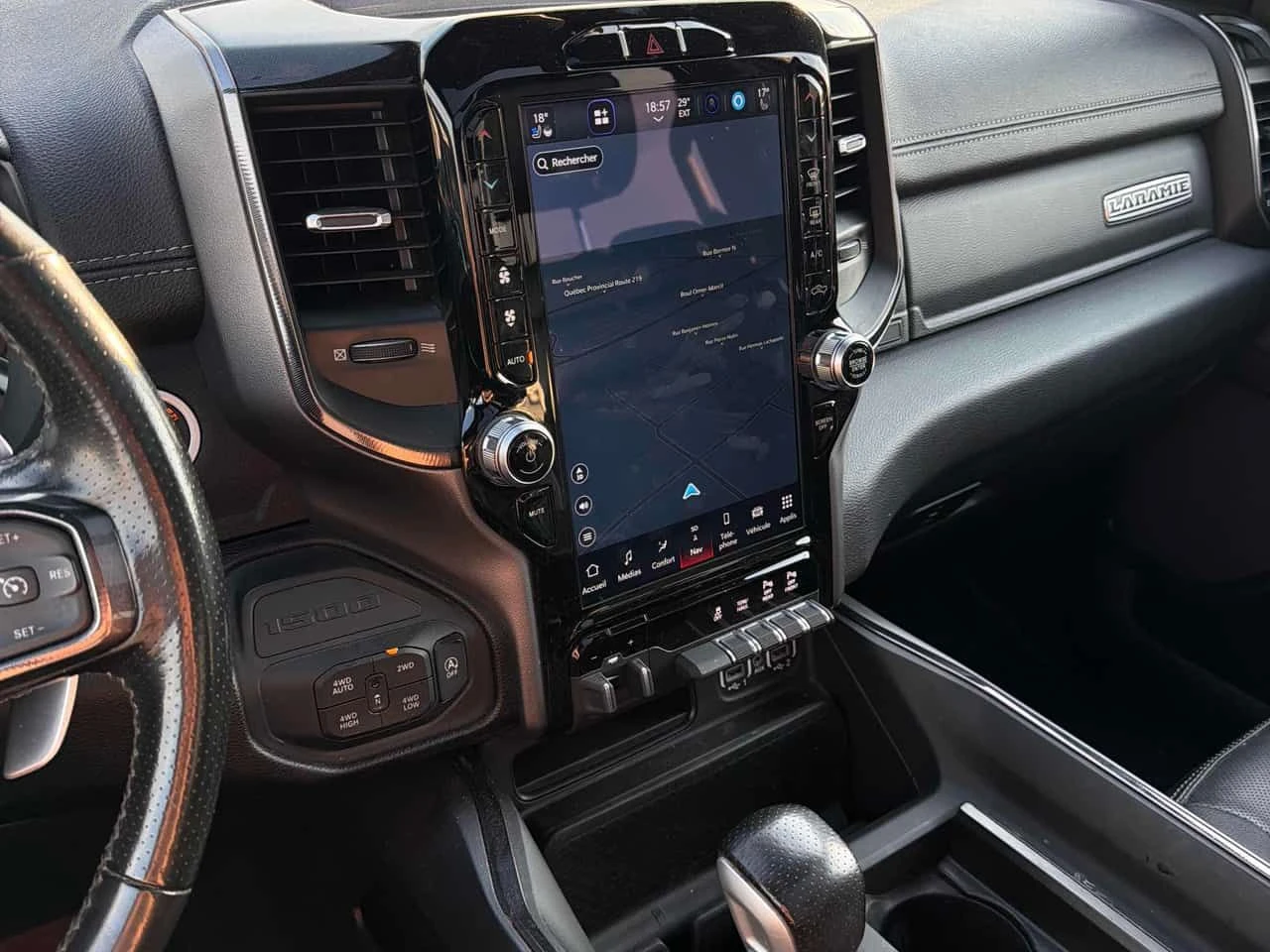 Dodge RAM 1500 * Laramie * CARFAX * HARMAN CARDON * PANO, снимка 9 - Автомобили и джипове - 55486711